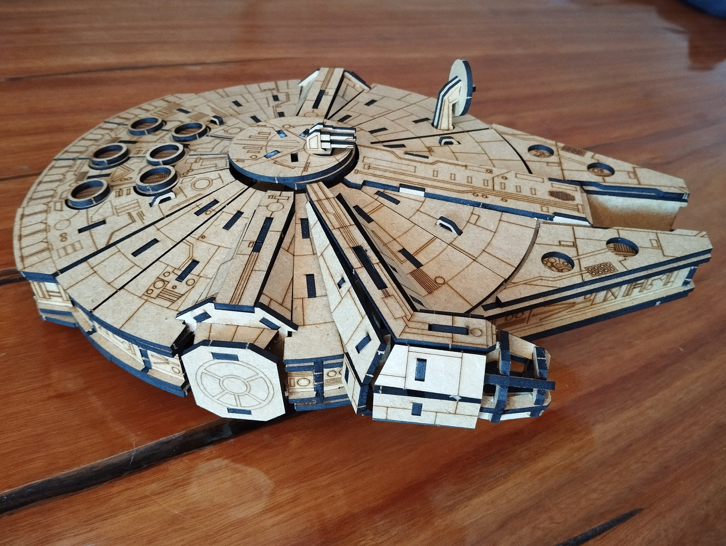 3d Star Wars Millennium Falcon model (Build it yourself)